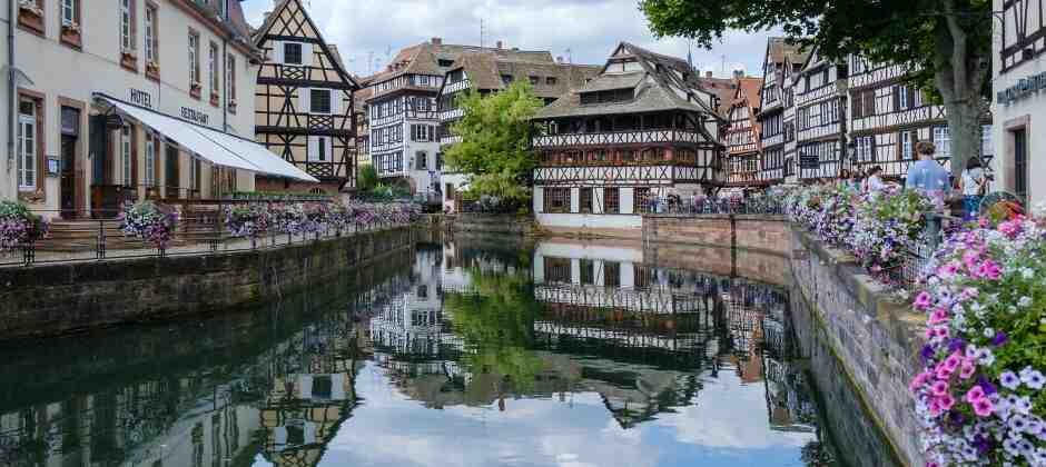 ¿Quieres estudiar en Francia? Guía de universidades y becas