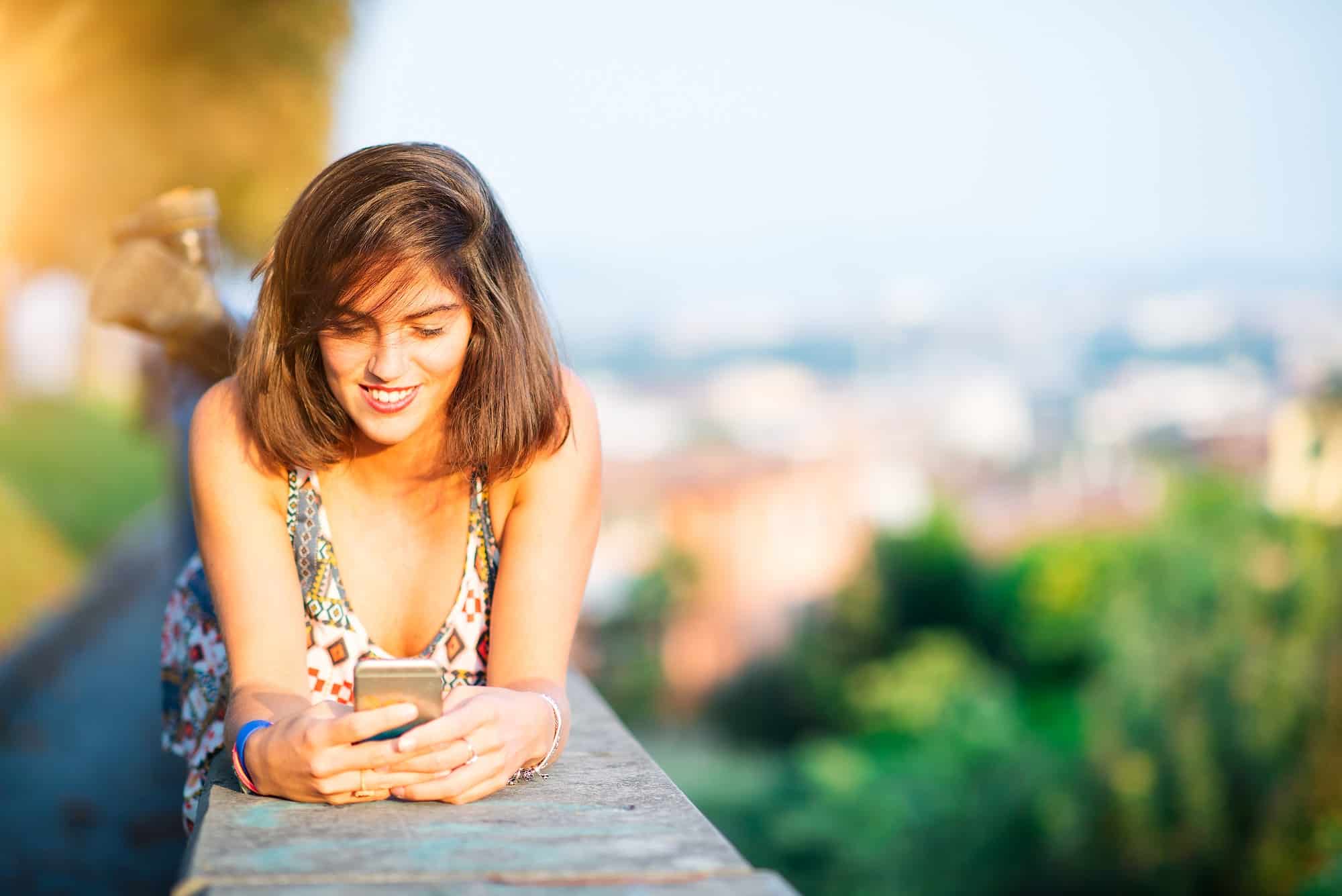Lee más sobre el artículo Francia lanza número de WhatsApp para aprender francés GRATIS