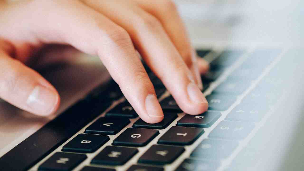 ¿Cuántas palabras por minuto es lo normal en mecanografia?