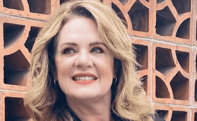 Lee más sobre el artículo VIDEO. Érika Buenfil aprendió a hablar la ‘lengua extranjera’ de Mafer Walker